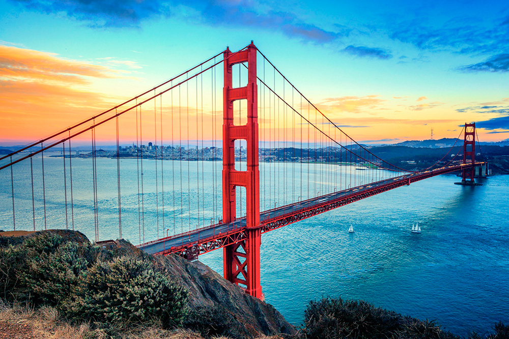 The Golden Gate Bridge seen from the San Francisco side on a clear morning