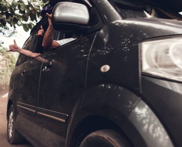 Minivan rental Paris