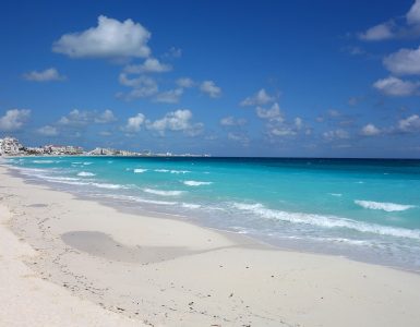 White sand and turquoise water on a Cancun beach