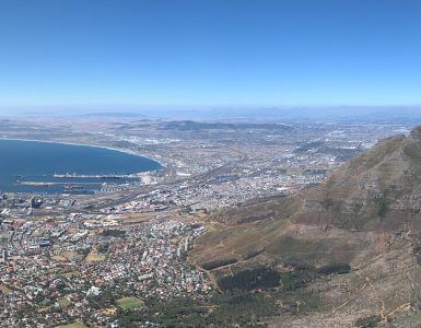 Cape Town city centre with Table Mountain rising behind it