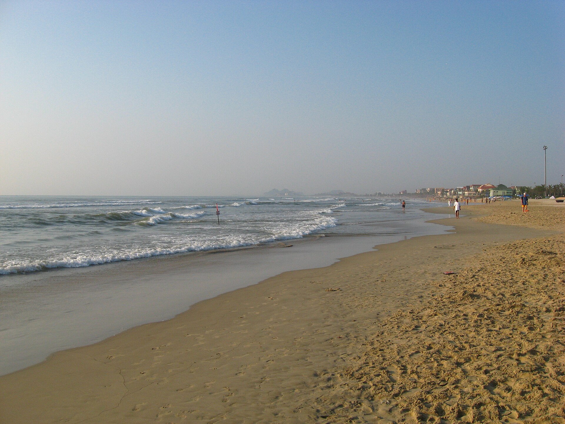 The long sweep of My Khe beach along the Da Nang seafront