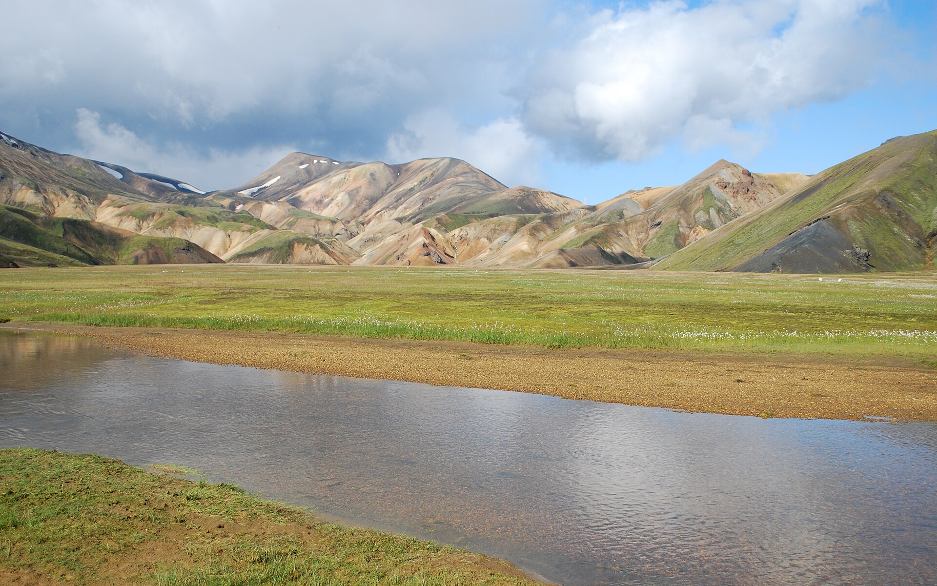 Coloured rhyolite mountains and hiking huts at Landmannalaugar in the Icelandic highlands