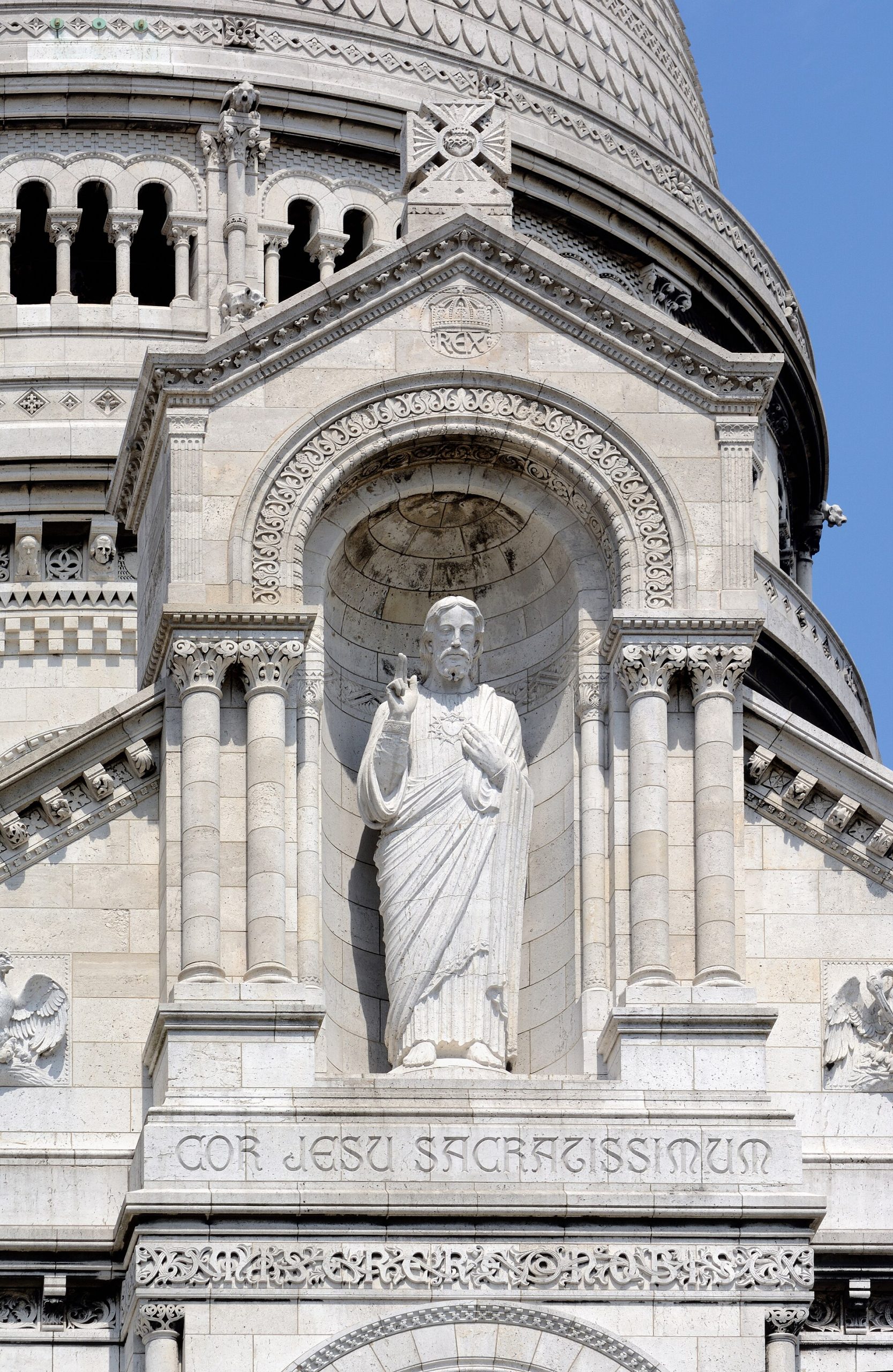 The basilica of Sacre-Coeur above Montmartre