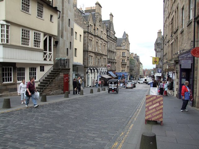Tall tenement buildings along the Royal Mile between Edinburgh Castle and Holyrood
