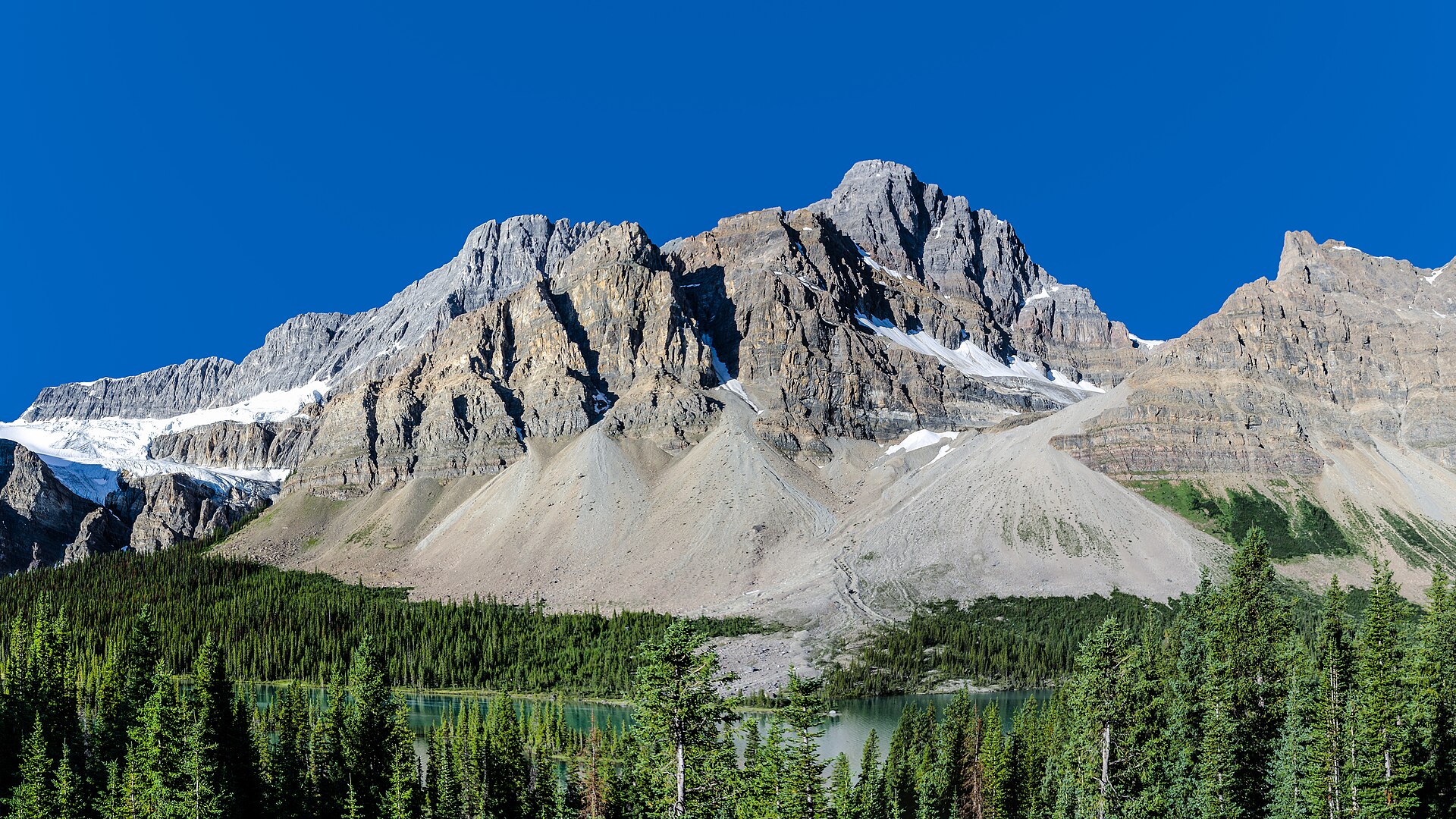 Bow Lake seen from the Icefields Parkway between Lake Louise and Jasper