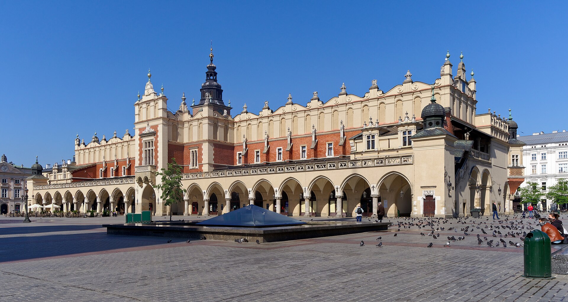 The Renaissance Cloth Hall (Sukiennice) standing in the middle of Krakow’s Main Market Square